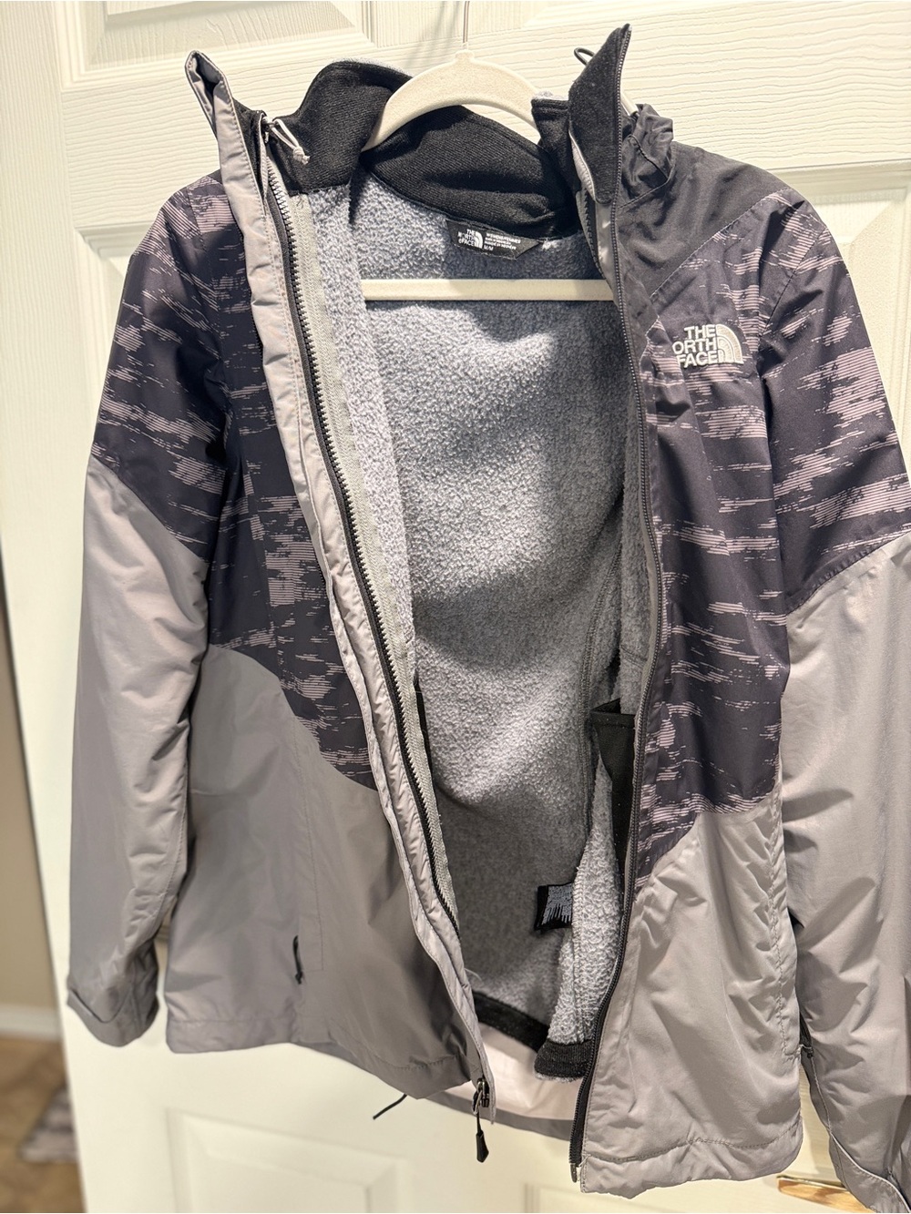 The North Face 2-in-1 DryVent Jacket Womens Medium Gray Camo Fleece - Picture 11 of 16